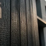 Bardage bois brulé Shou Sugi Ban, façade en bois carbonisé.